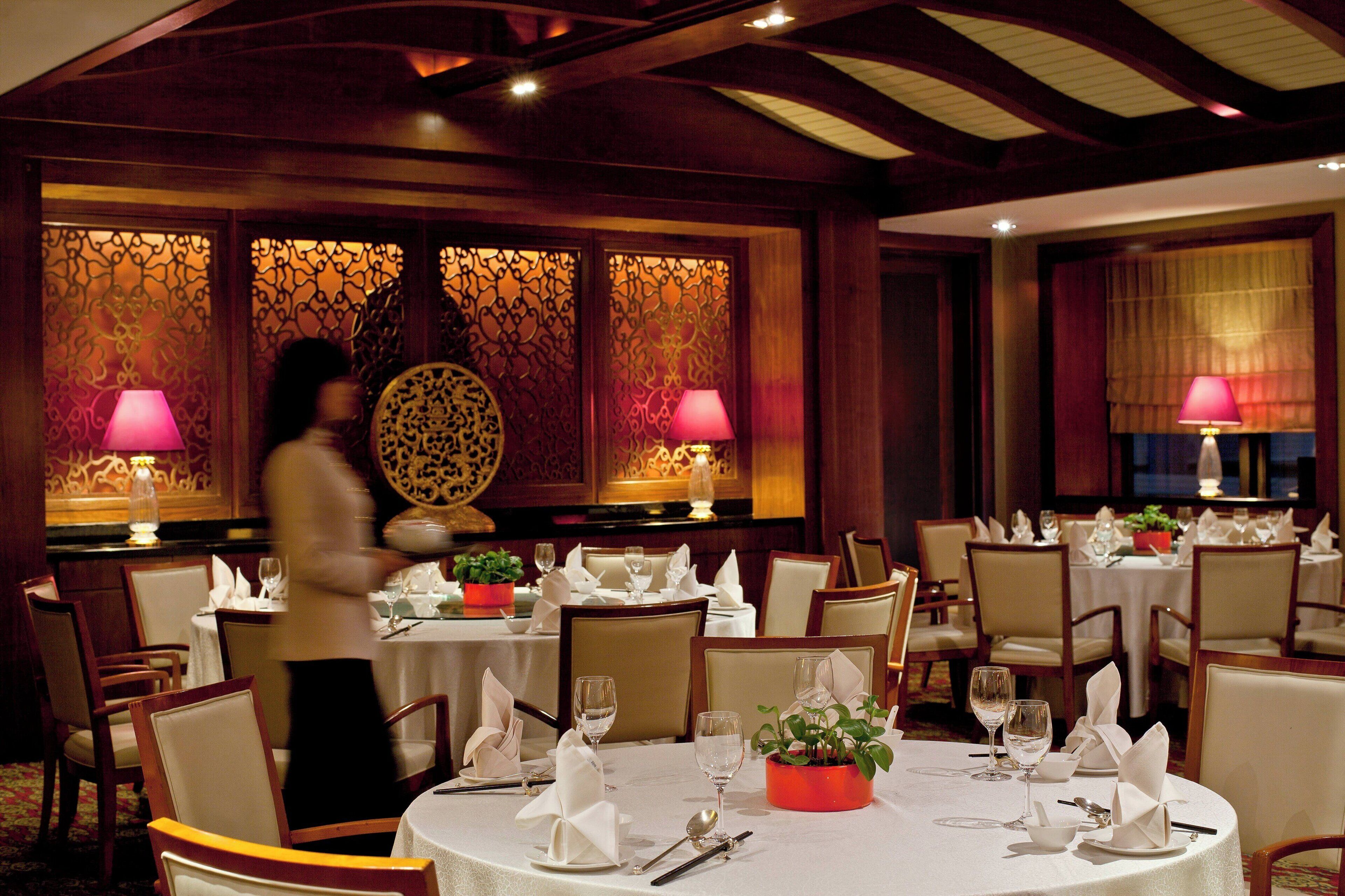 2 restaurants, breakfast, lunch, dinner served; international cuisine