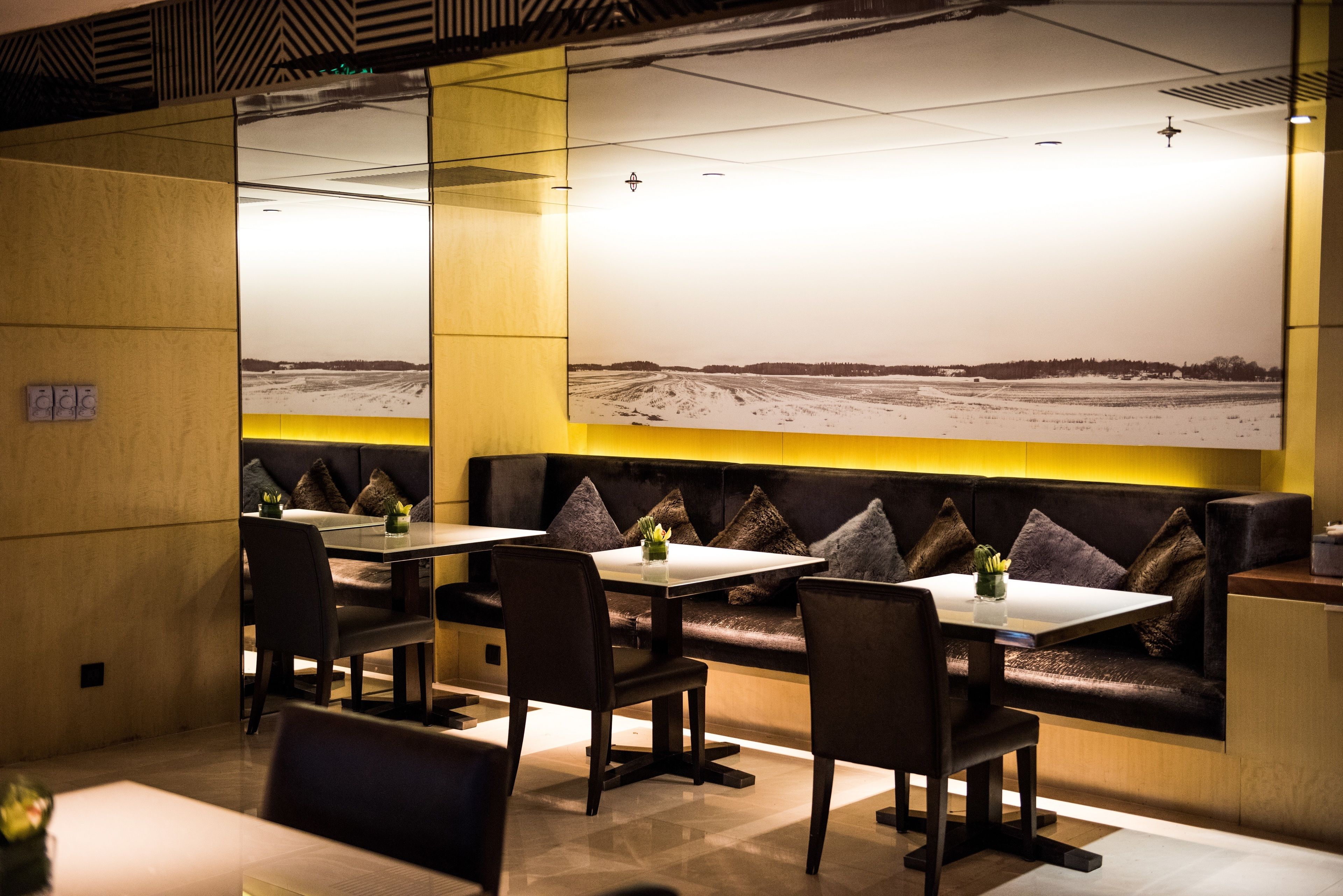 羽絨被、迷你吧、客房內保險箱、書桌