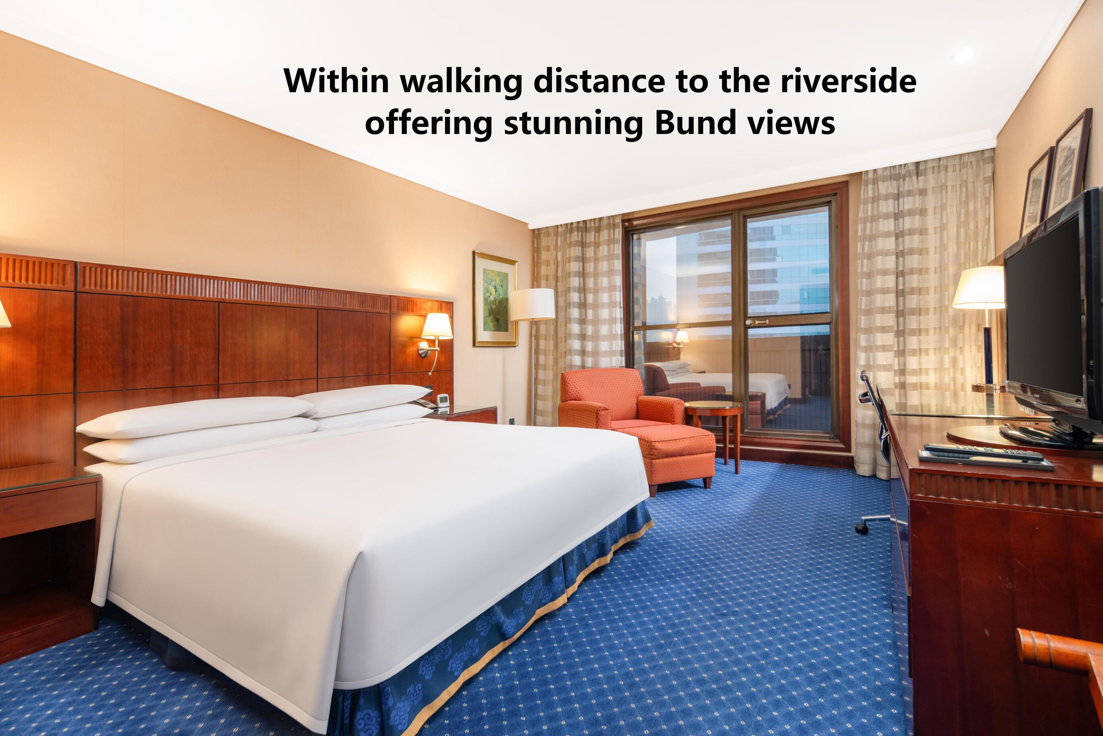 Deluxe King Room | Down duvets, minibar, in-room safe, desk