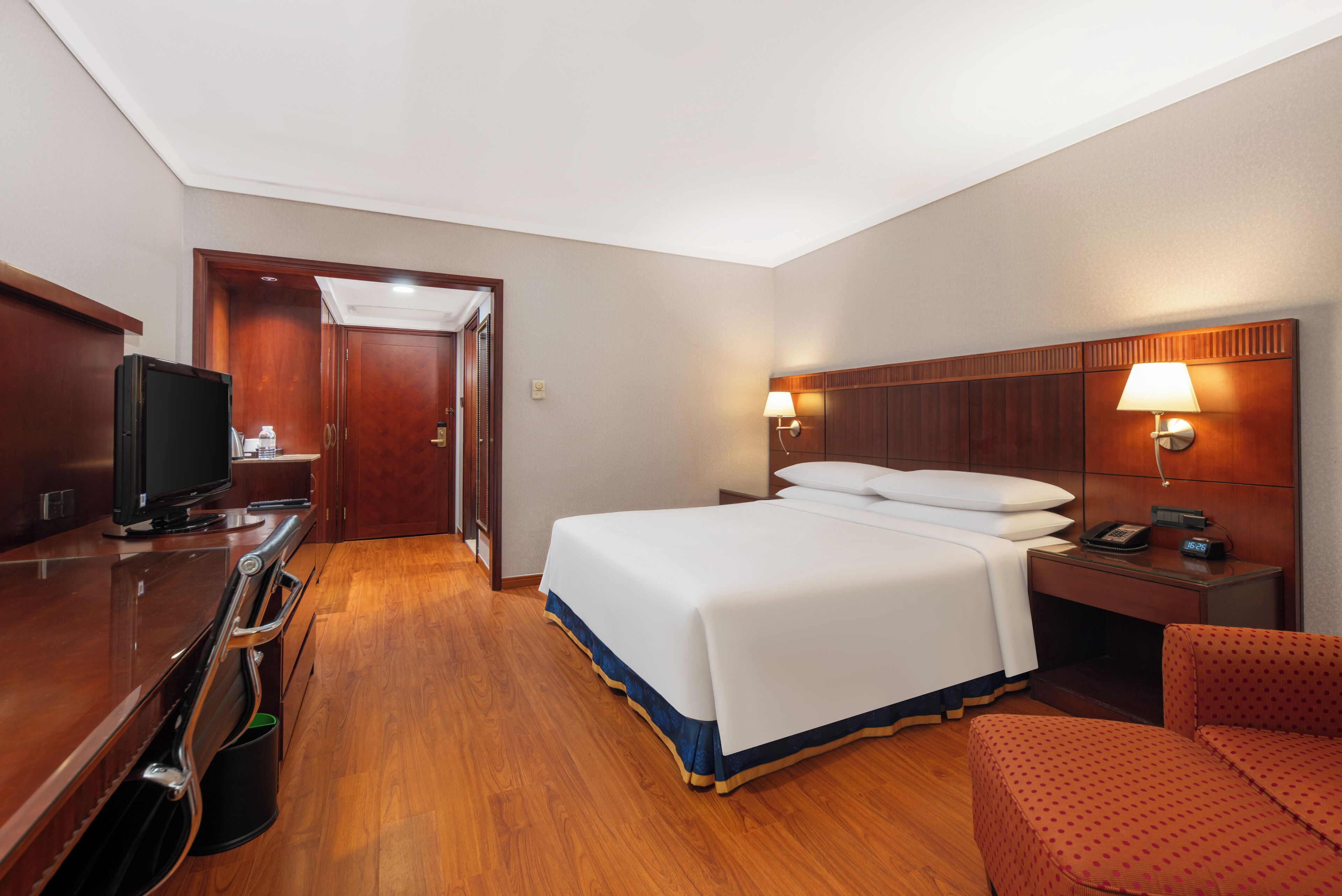 Basic Single Room, City View | Down comforters, minibar, in-room safe, desk