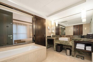 Suite Exécutive, vue ville | Salle de bain