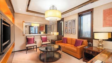 Executive Suite | Down comforters, minibar, in-room safe, desk