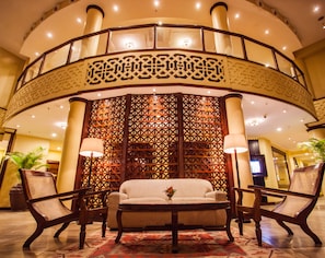 Lobby lounge