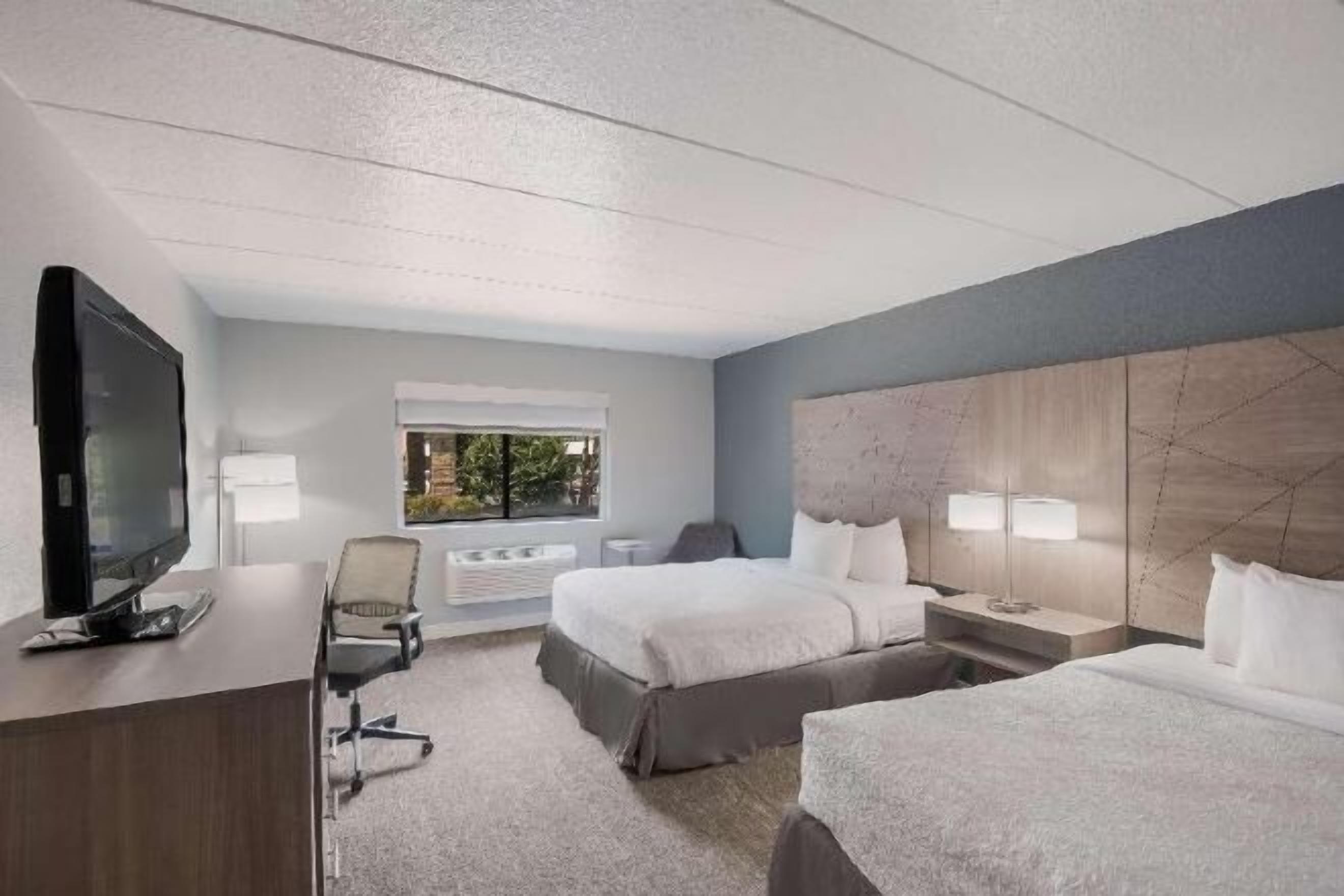 Premium bedding, iron/ironing board, free cots/infant beds, free WiFi