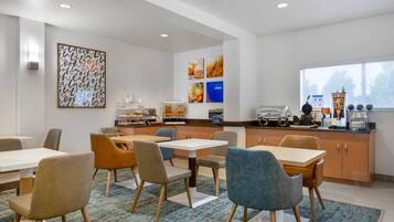 Free daily buffet breakfast