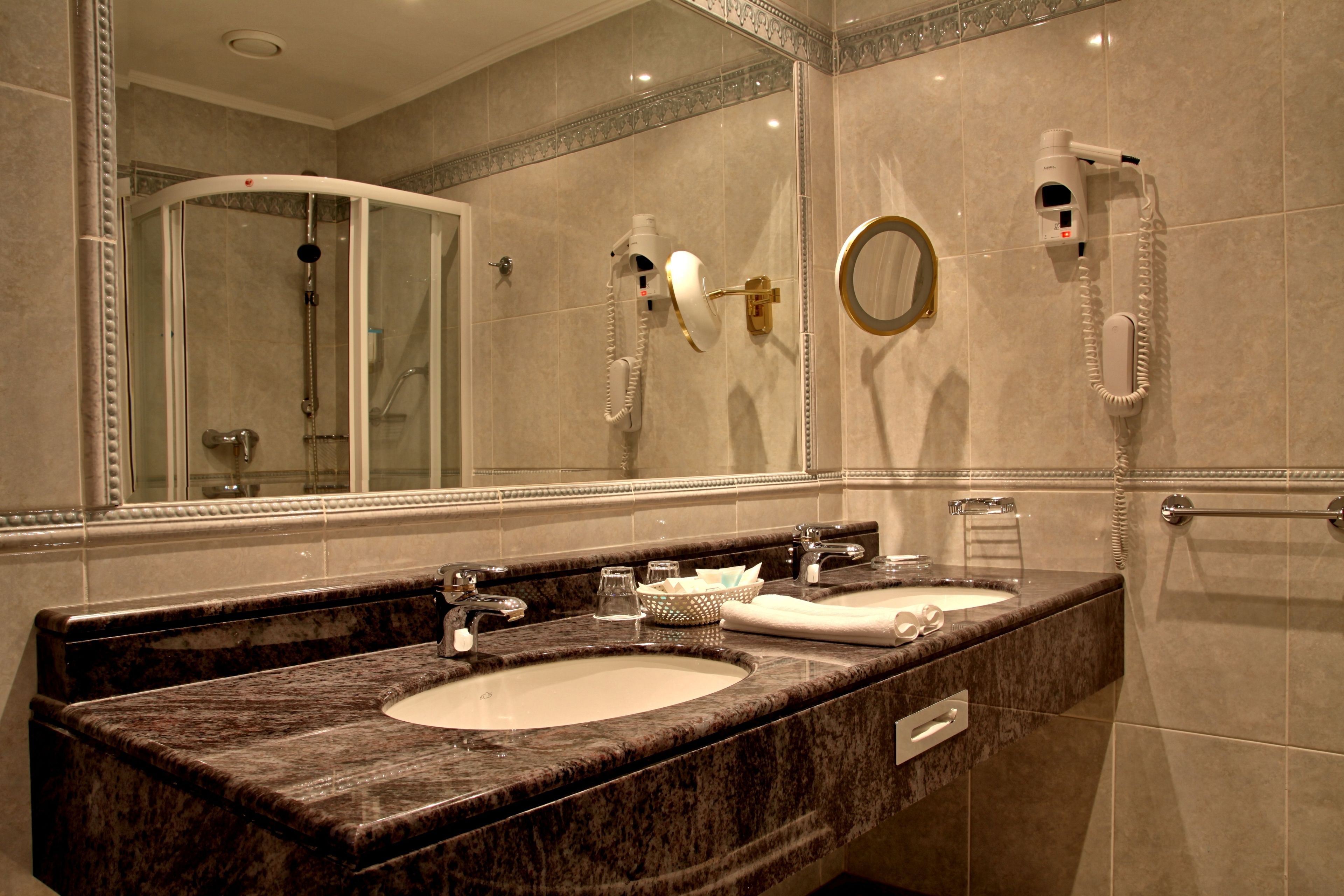 junior suite, 1 bedroom | bathroom | separate bathtub and shower, jetted bath, free toiletries, hair dryer