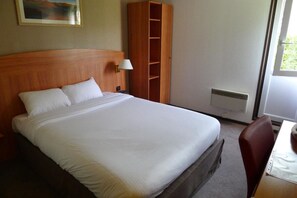 Desk, free WiFi, bed sheets