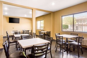 Free daily buffet breakfast