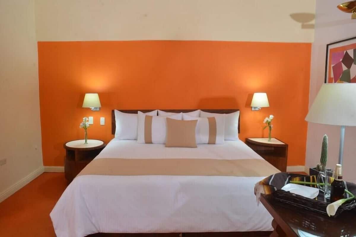 Premium bedding, in-room safe, desk, blackout drapes