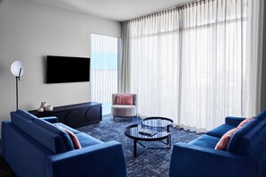 Three Bedroom Penthouse Apartment | In-room safe, individually decorated, individually furnished