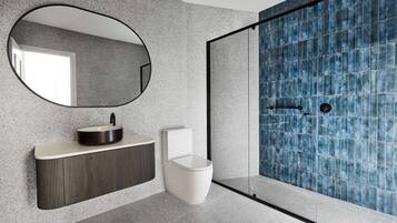 Loft, 1 Schlafzimmer (Stair Access Only) | Badezimmer | Kostenlose Toilettenartikel, Haartrockner, Handtücher, Shampoo