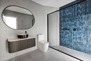 1 Bedroom Loft Apartment - Stair Access Only | Bathroom | Free toiletries, hair dryer, towels, shampoo