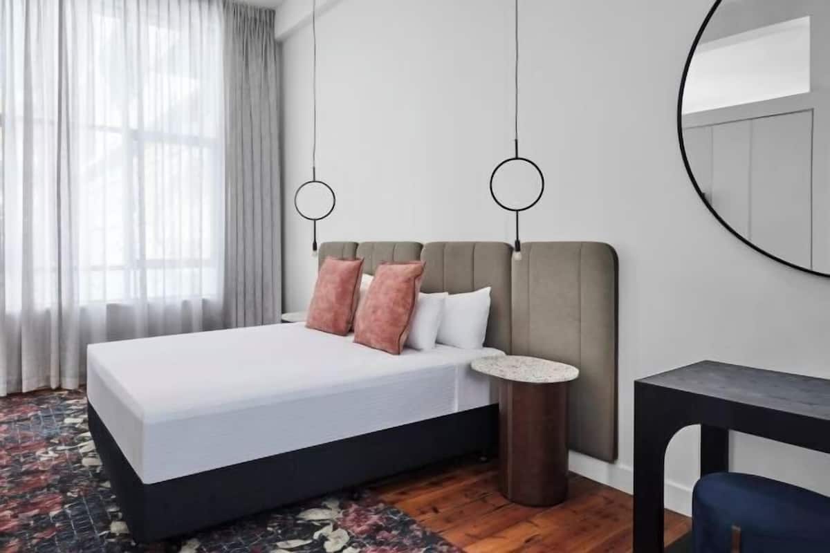 1 Schlafzimmer, Zimmersafe, individuell dekoriert