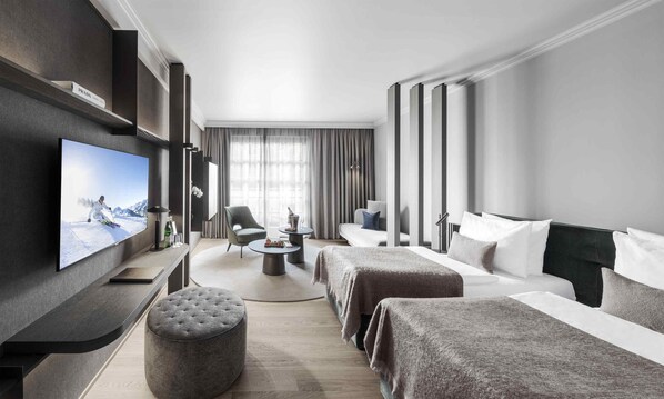 Deluxe-Room Residenz Greif | 高級寝具、ミニバー、セーフティボックス (室内)、客室ごとに異なる装飾