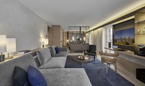Deluxe-Suite Sonnberg | Ropa de cama de alta calidad, minibar, caja fuerte
