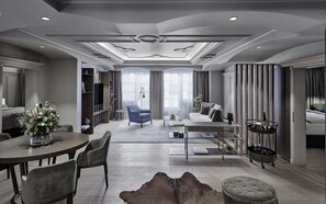 Deluxe-Suite Residenz | Living area | LCD TV