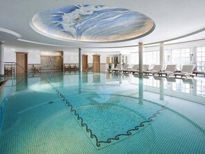 Indoor pool, outdoor pool - Hotel Weisses Rössl Kitzbühel (Kitzbuehel)