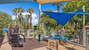 Children’s play area – outdoor
