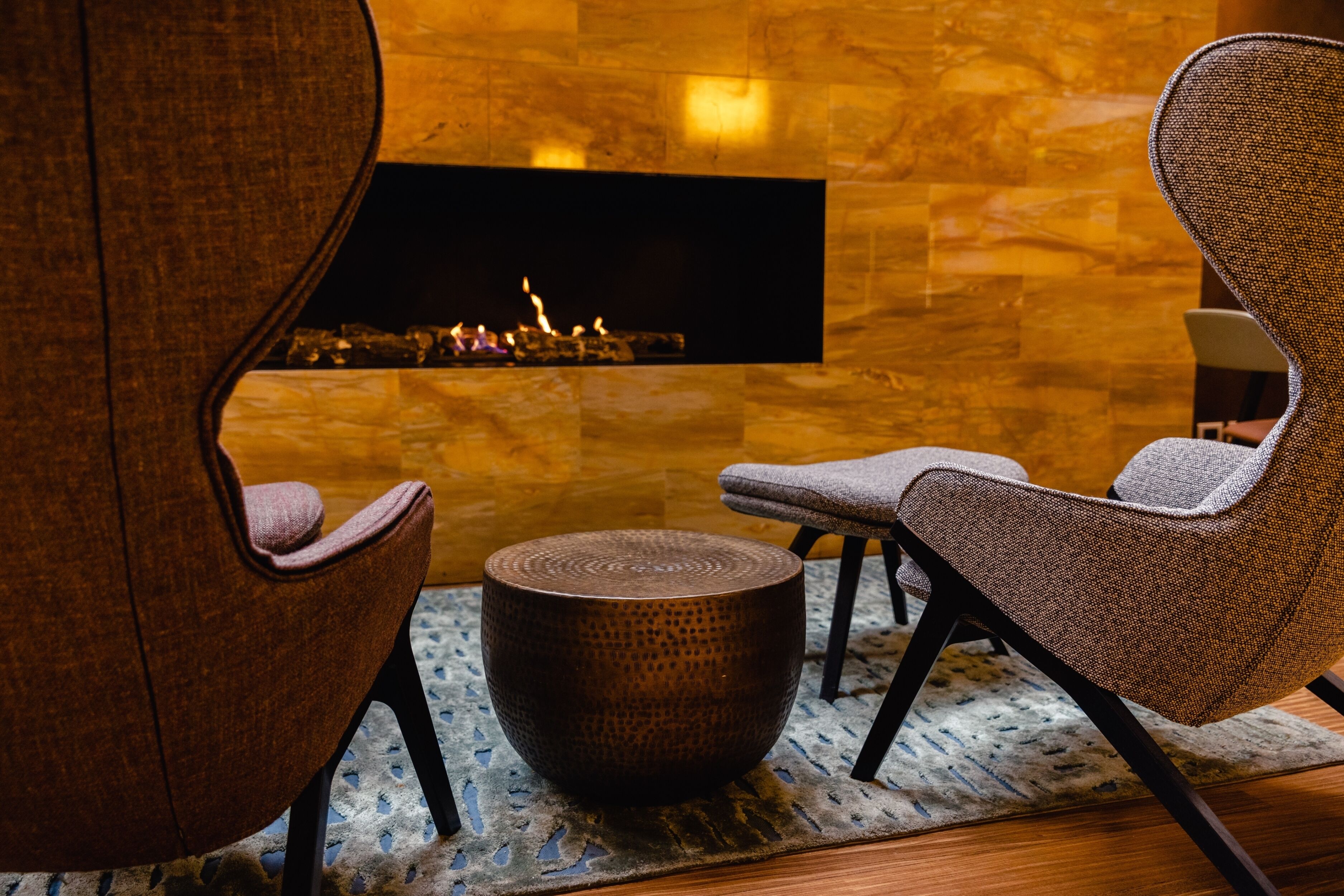 breakfast, lunch and dinner served