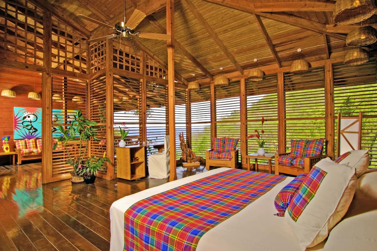 Hillside Deluxe Oceanview | Premium bedding, in-room safe, desk, rollaway beds