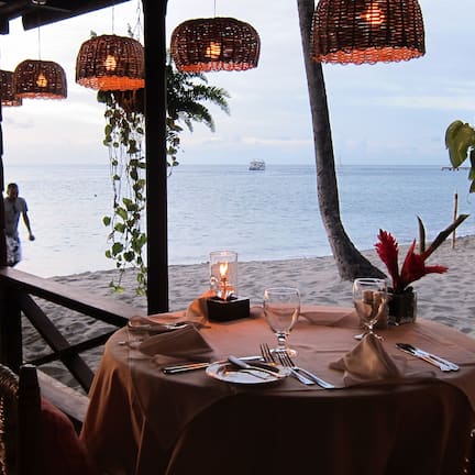 3 bars/lounges, 2 beach bars