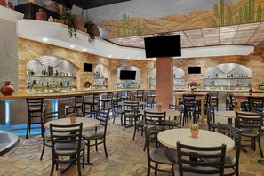 2 bars/lounges, swim-up bar, poolside bar
