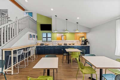 Spark by Hilton Cedar Falls