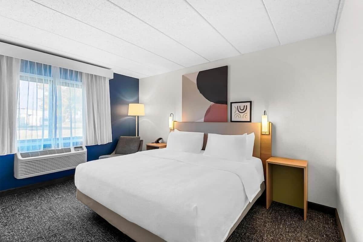 In-room safe, individually decorated, individually furnished, desk
