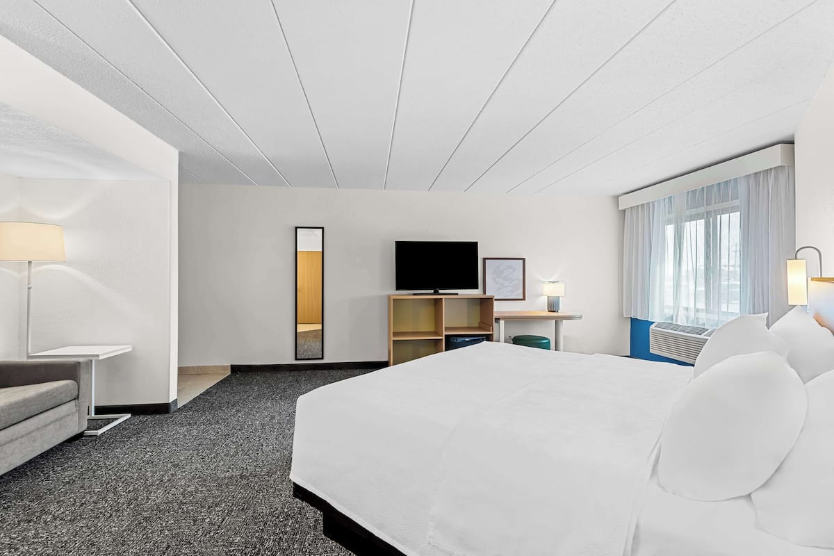 Chambre, 1 très grand lit et 1 canapé-lit