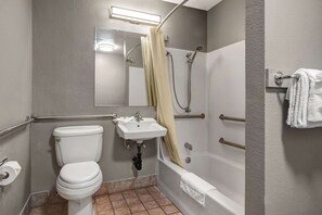 Accessible bathroom - Motel 6 Portland, OR - Downtown (Portland)