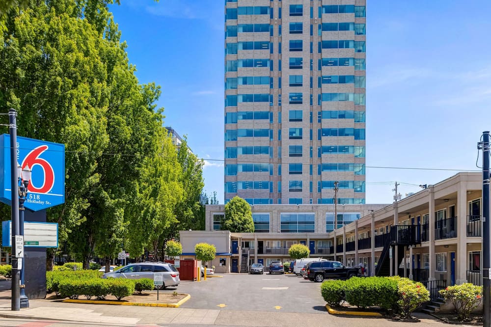 Motel 6 Portland, OR - Downtown