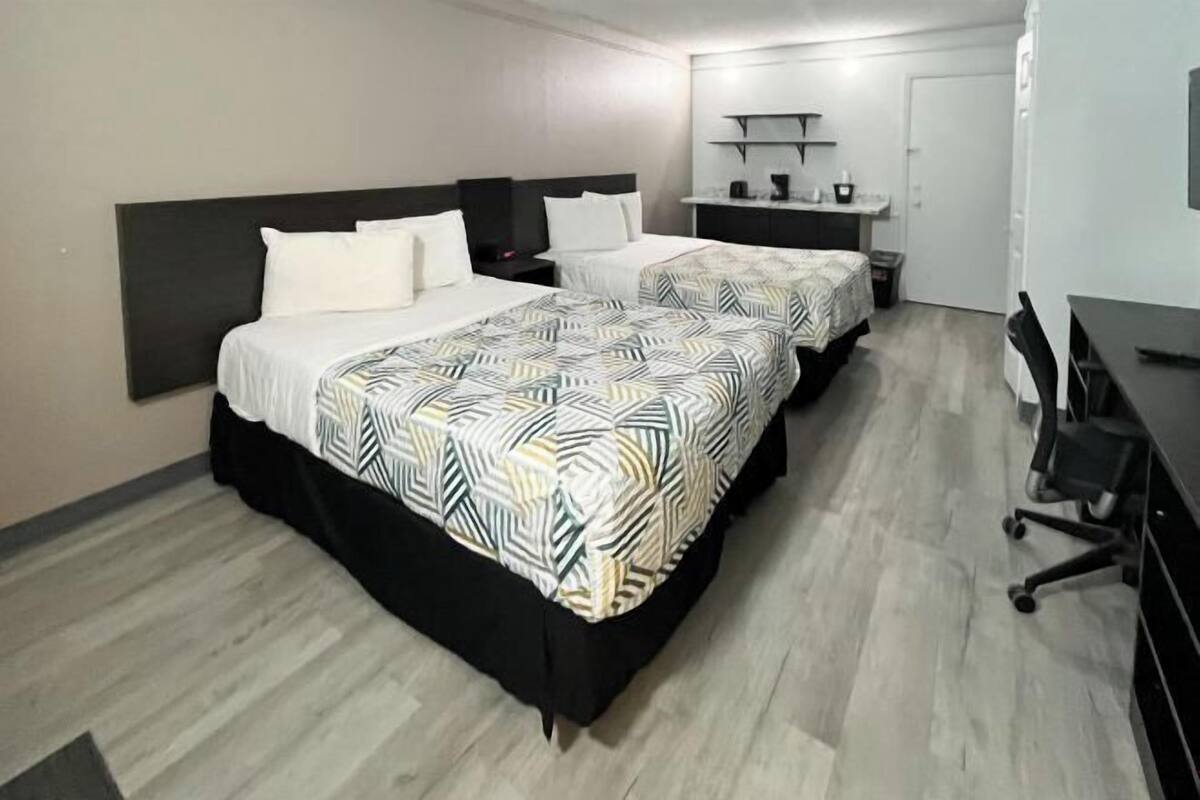 In-room safe, free WiFi, bed sheets