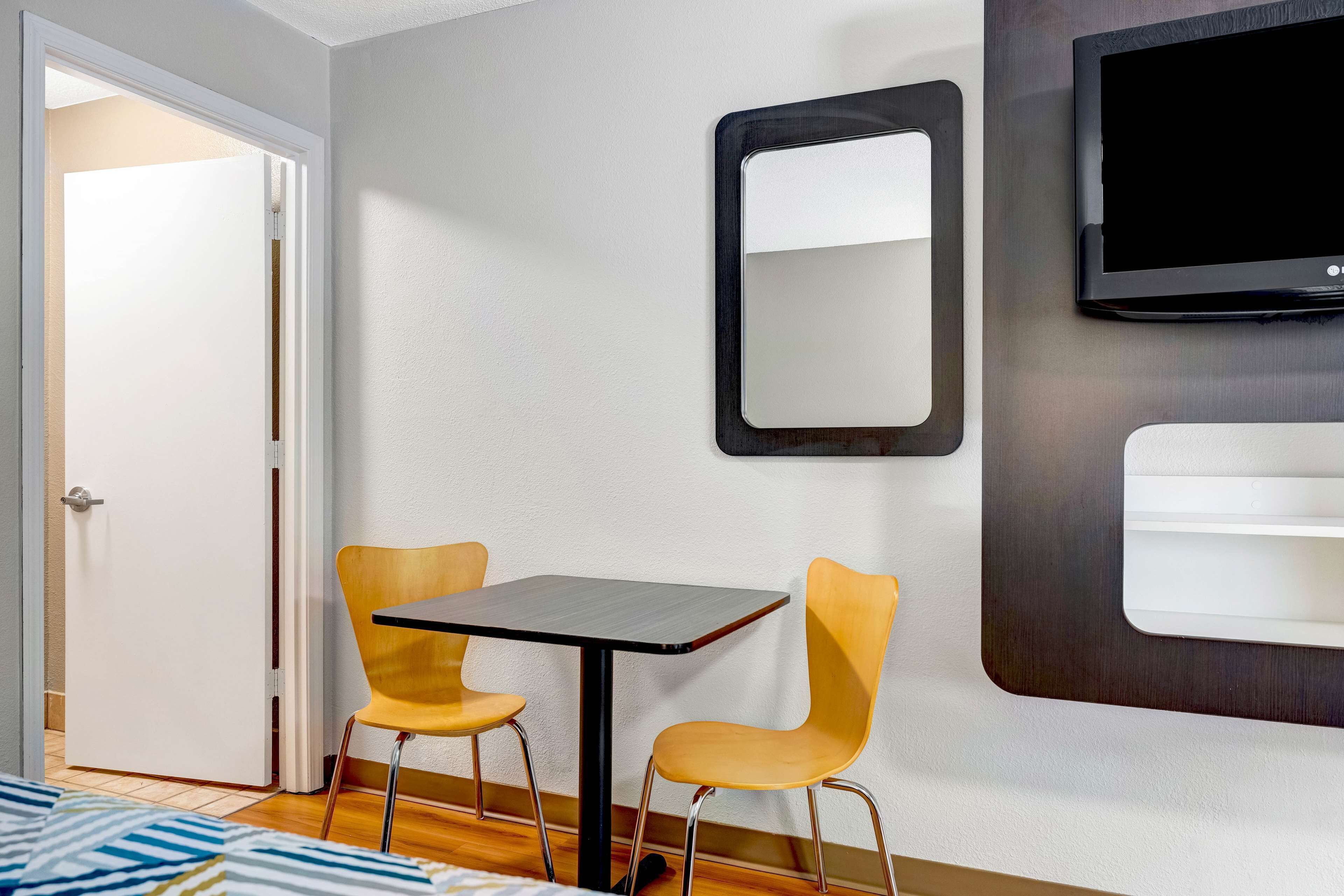 Standard Room, 1 Queen Bed, Non Smoking, Refrigerator & Microwave | In-room safe, free WiFi, bed sheets