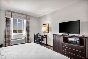 Premium bedding, in-room safe, individually furnished, desk - Country Inn & Suites by Radisson, Oklahoma City at Northwest Expressway, OK (Oklahoma City)