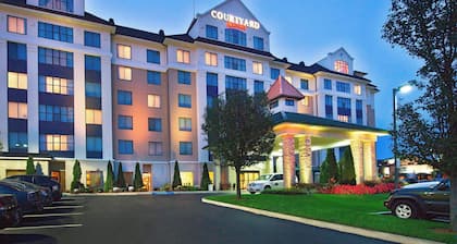 Courtyard by Marriott Long Island MacArthur Airport