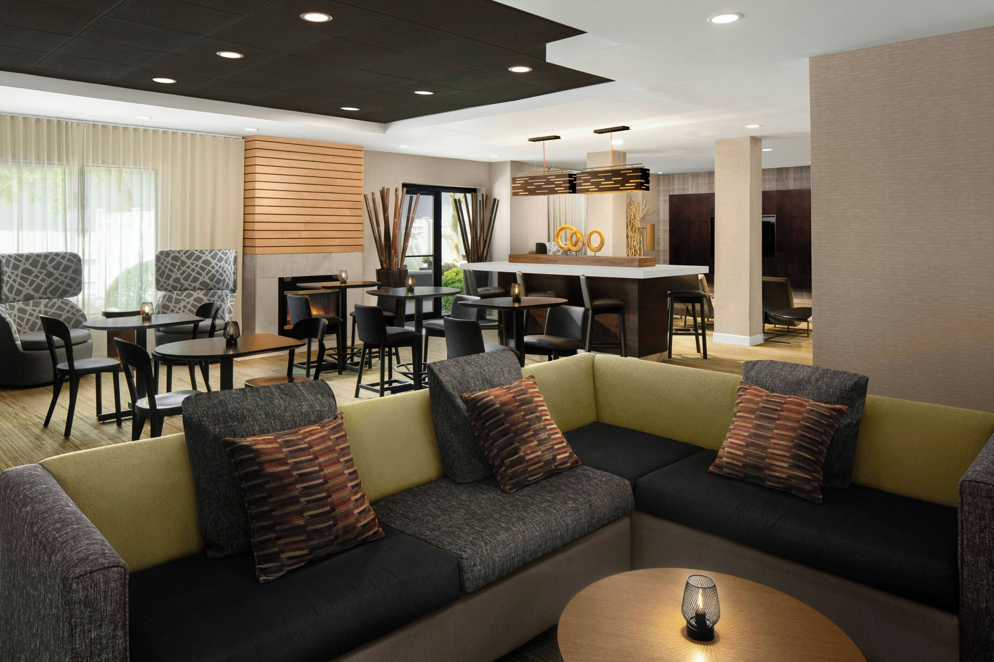 Breakfast served, American cuisine