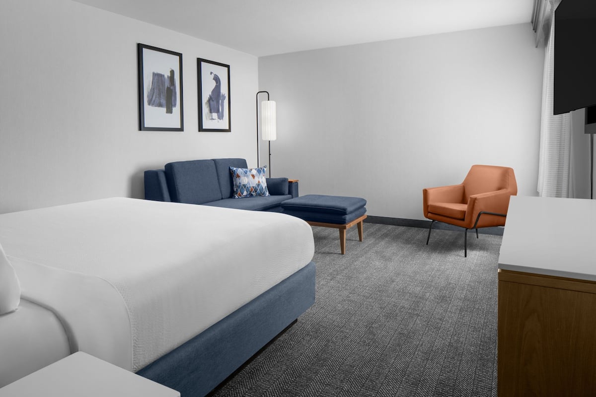 Premium bedding, pillowtop beds, in-room safe, desk