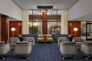 Lobby-Lounge