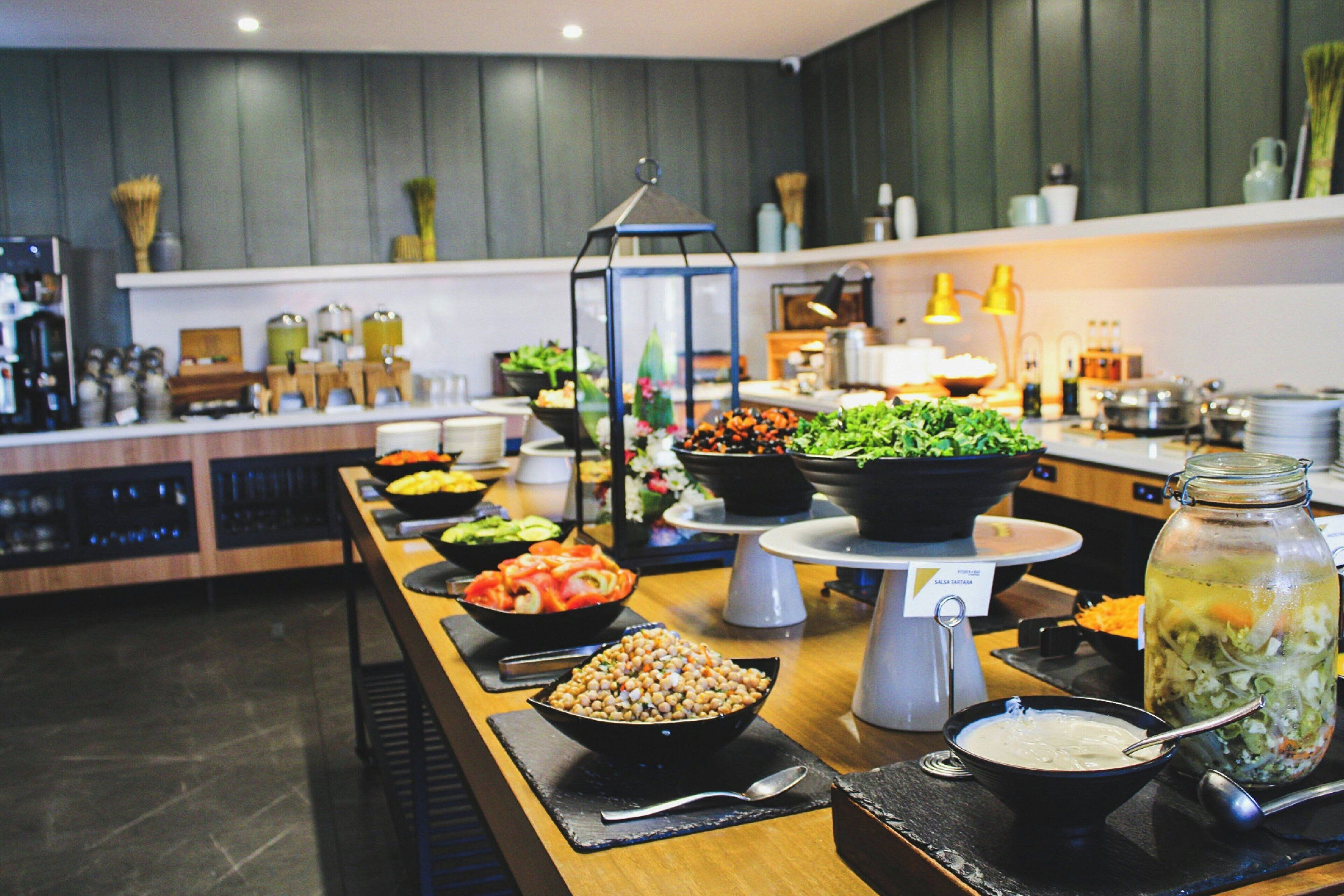 Desayuno buffet (USD 23 por persona) 