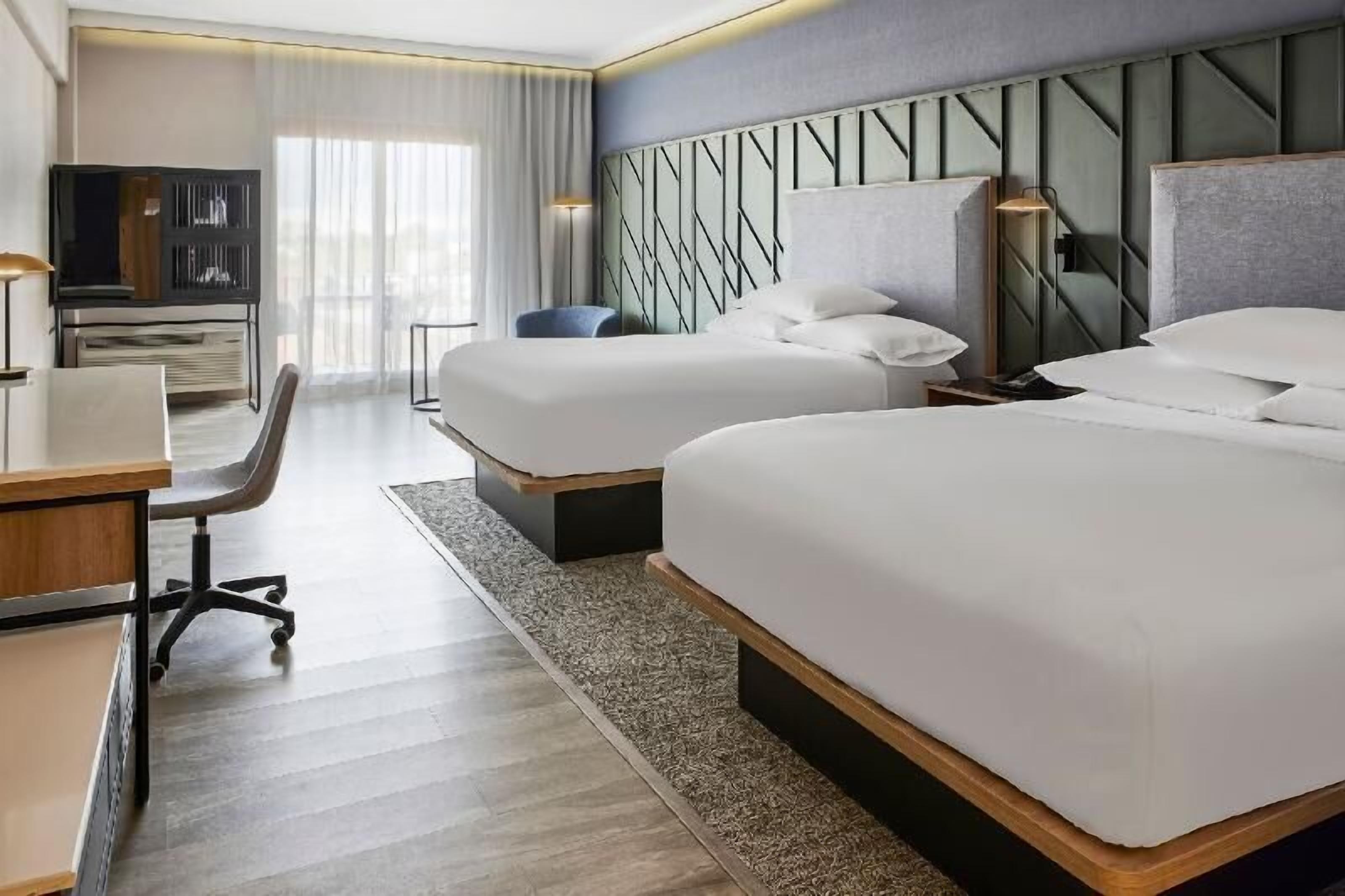 Sängtillbehör av högsta kvalitet och värdeförvaringsskåp på rummet