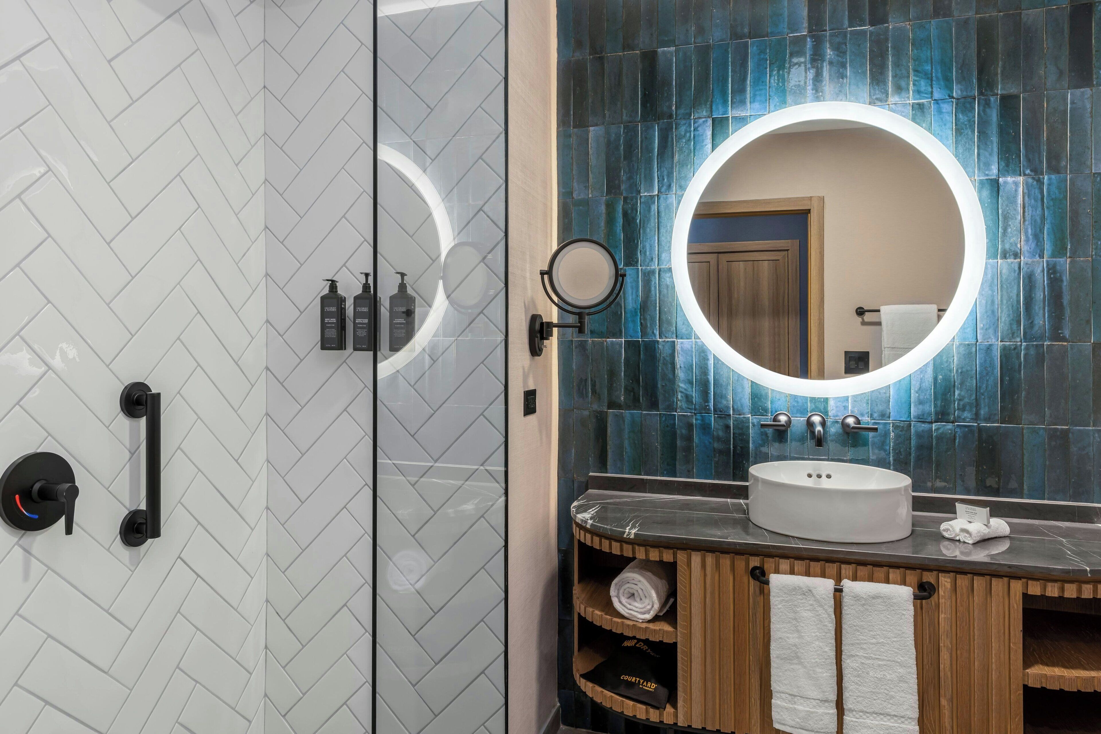 shower, free toiletries, hair dryer, towels