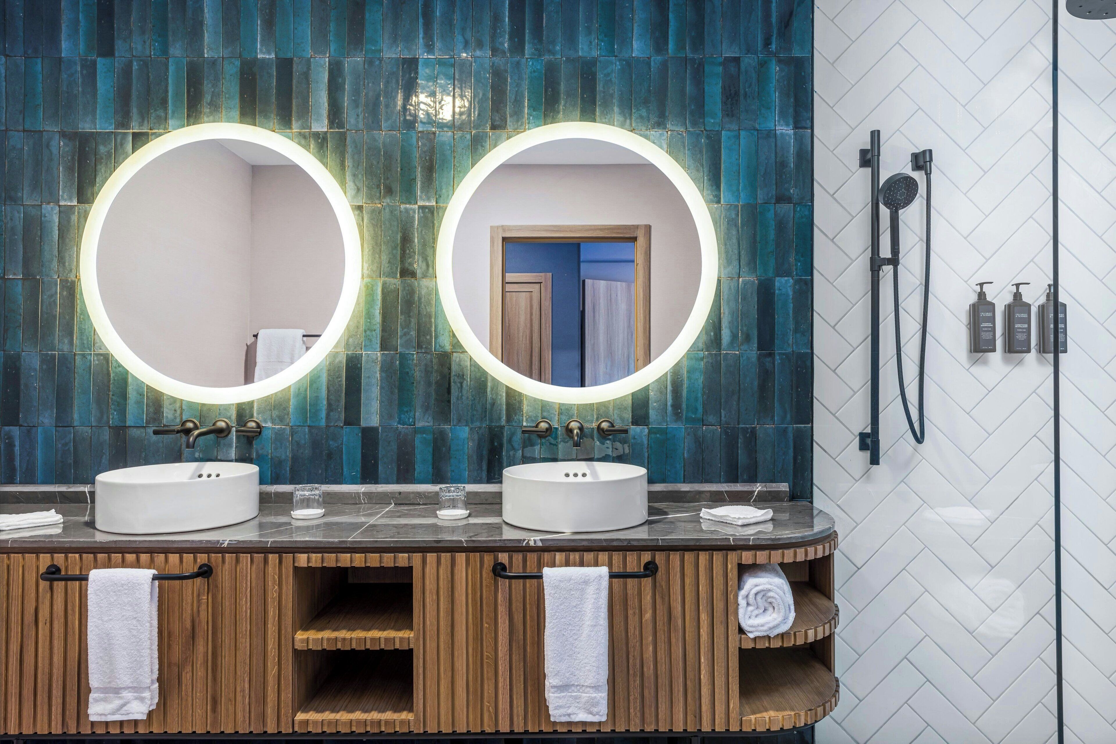 suite, 1 bedroom, non smoking | bathroom | shower, free toiletries, hair dryer, towels