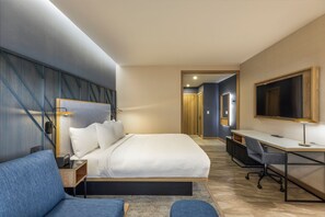 Premium bedding, in-room safe, desk, laptop workspace - Courtyard by Marriott San Jose Escazu (San Rafael)