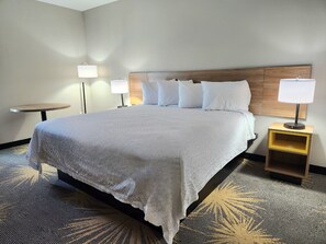 In-room safe, free WiFi, bed sheets