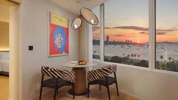 Minibar, in-room safe, iron/ironing board, free WiFi