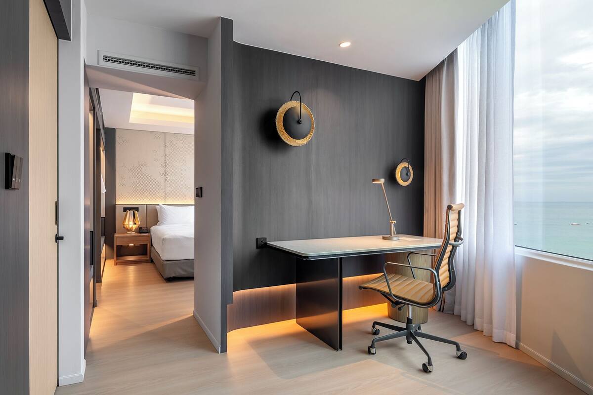 Platinum Suite - Newly Renovated | 1 quarto, frigobar, cofres nos quartos, ferros/tábuas de passar roupa