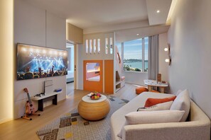 Silver Suite Family with Sea View | Minibar, in-room safe, iron/ironing board, free WiFi - Hard Rock Hotel Pattaya (Pattaya)