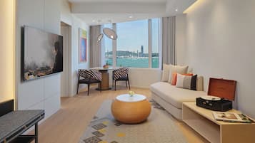 Gold Suite | Frigobar, cofres nos quartos, ferros/tábuas de passar roupa