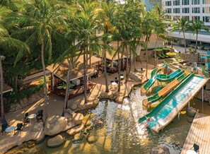 Outdoor pool, pool cabanas (surcharge), pool umbrellas - Hard Rock Hotel Pattaya (Pattaya)