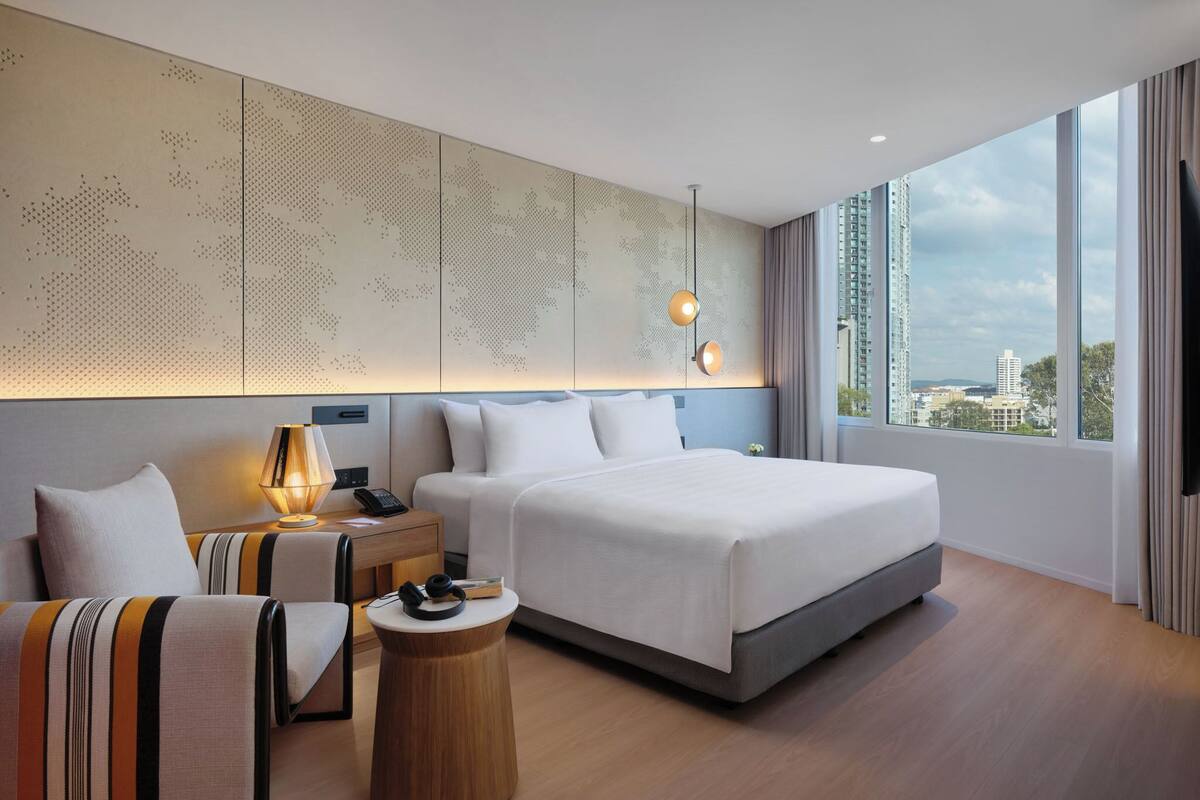 Silver Suite Family with City View | Minibar, két bảo mật tại phòng, bàn ủi/dụng cụ ủi quần áo